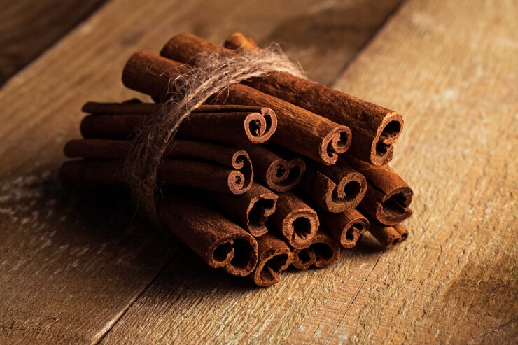 Dalchini / Cinnamon / Cinnamomum zeylanicum